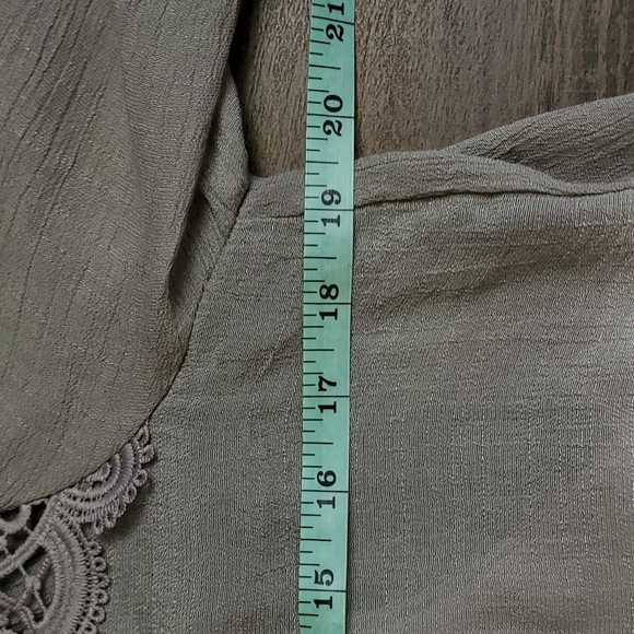 Fig & Flower Top - Size Medium. - Picture 13 of 14